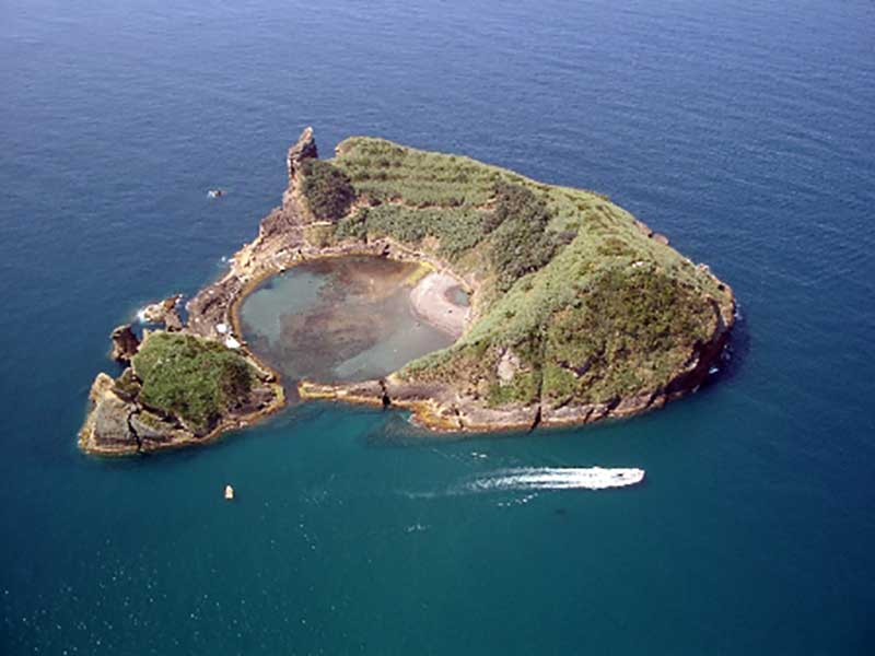 naturally-shaped-islands-9