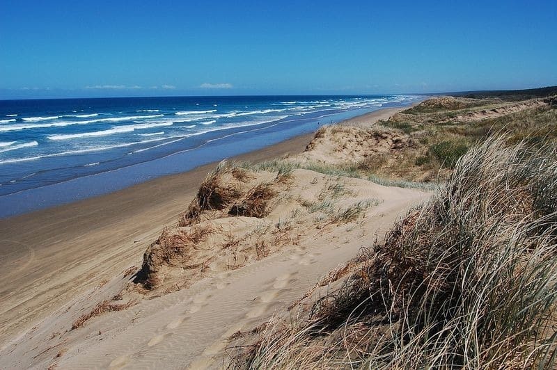 ninety-mile-beach-victoria-3[2]