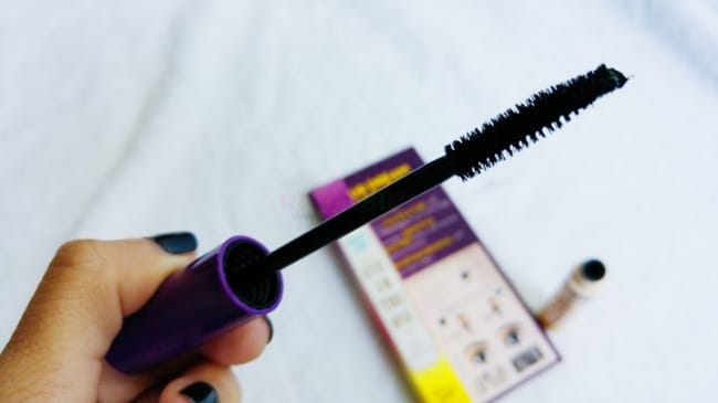 262455-650-1447343841happy-skin-eye-am-the-one-mascara-review-6