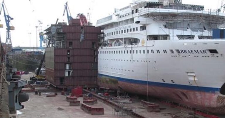 Δείτε πως ένα κρουαζιερόπλοιο κόβεται στην μέση και επεκτείνεται!