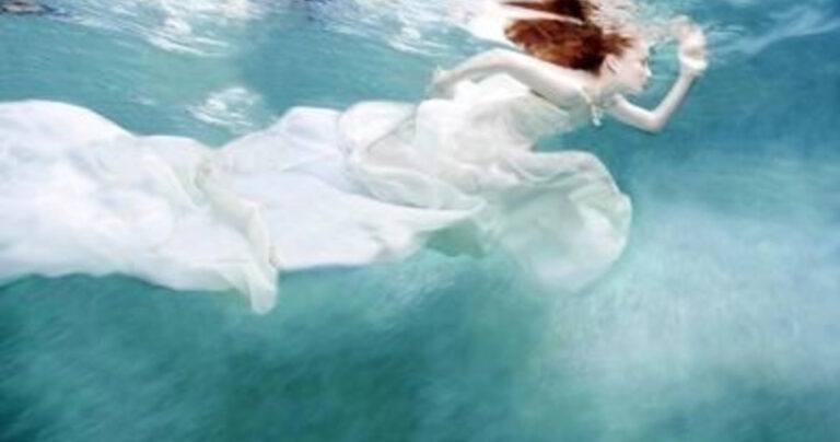 10  συγκλονιστικές υποθαλάσσιες φωτογραφίες που κόβουν την ανάσα
