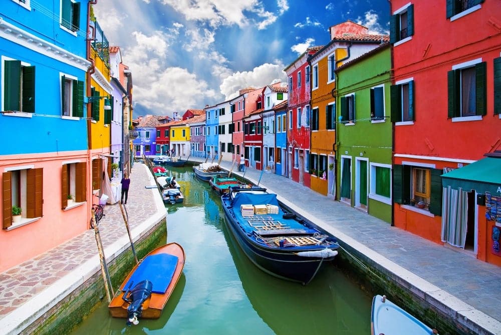 223455-R3L8T8D-1000-burano1