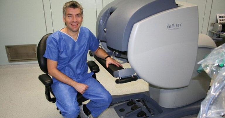 Δωρεάν τοκετός για άπορες μητέρες από το μαιευτήρα κύριο Στέφανο Χανδακά!