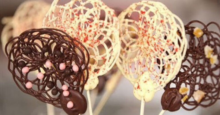 Συνταγή για τα πιο νόστιμα γλειφιτζούρια μόλις με 2 υλικά! (βίντεο)