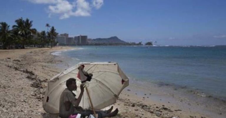 Άστεγος στην Χαβάη: Η άλλη όψη του δημοφιλούς προορισμού