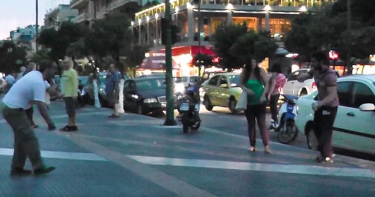 Δυο άντρες βγήκαν στην Καλλιθέα και έκαναν την πιο τρελή φάρσα!