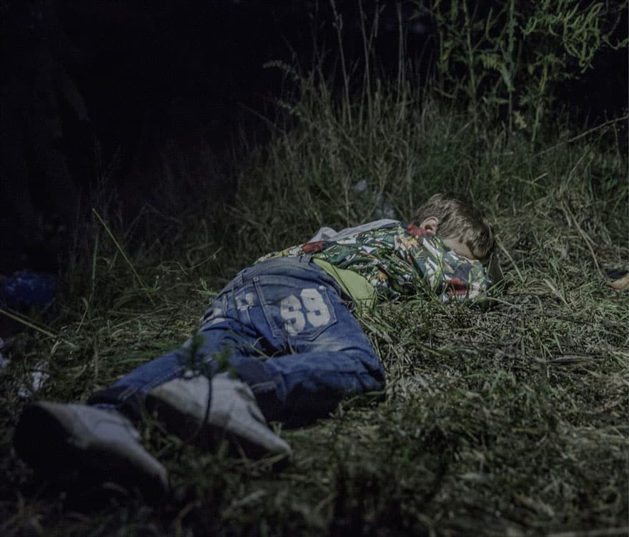 where-children-sleep-syrian-refugee-crisis-photography-magnus-wennman-2
