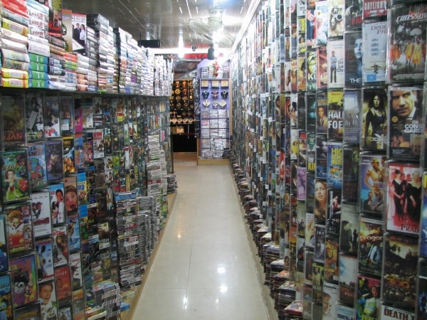 275855-600-1447765801Inside_a_video_store_in_Islamabad