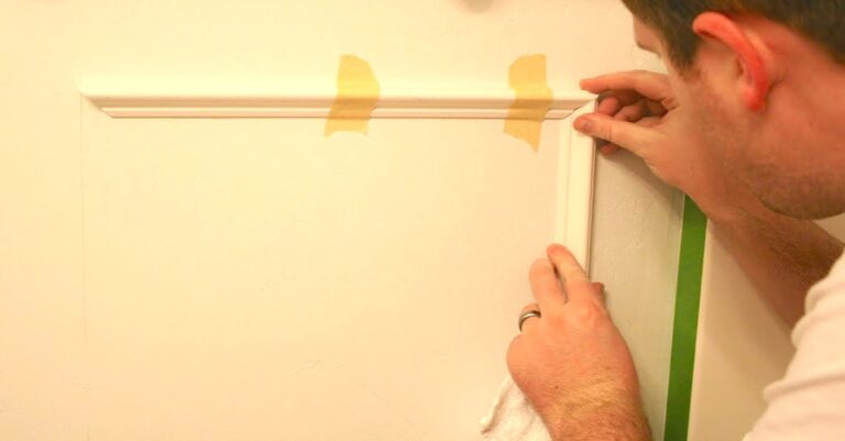 Μεταμόρφωσε το μπάνιο της με παλιές κορνίζες. Η τέλεια ανακύκλωση!