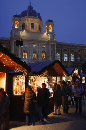 Lowres 00000029656 Christmas Market In Vienna Oesterreich Werbung Bartl