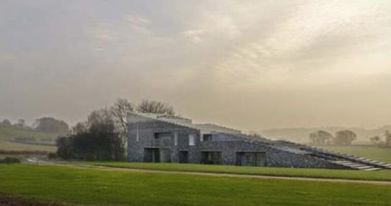 Αυτό το σπίτι-σκάλα δεν μοιάζει με τίποτα που έχετε δει μέχρι τώρα!