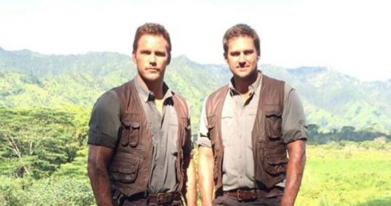 8 διάσημοι ηθοποιοί ποζάρουν με τους κασκαντέρ που τους ντουμπλάρουν