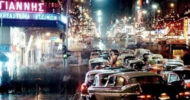 15 σπάνιες Χριστουγεννιάτικες εικόνες από την παλιά Ελλάδα