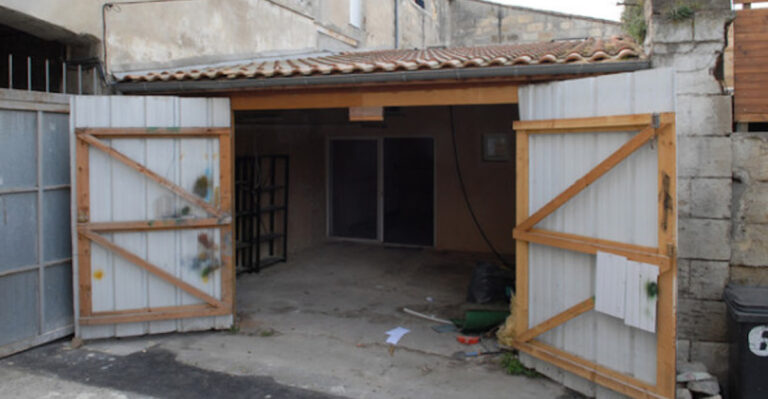 Τον κορόιδεψαν που αγόρασε αυτό το παλιό γκαράζ αλλά τώρα τον ζηλεύουν όλοι!