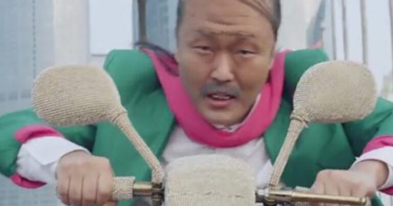 Το νέο τραγούδι του PSY λέγεται “Daddy” και δεν ξέρουμε πώς να το σχολιάσουμε