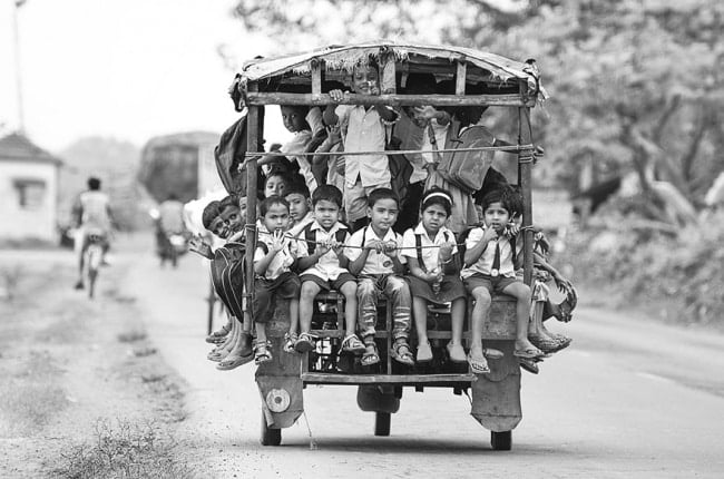 281005-R3L8T8D-650-children-going-to-school-around-the-world-19