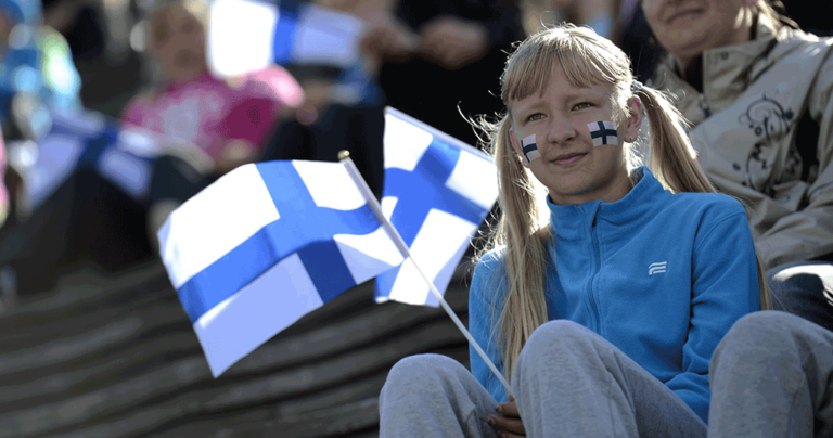 Η Φινλανδία σχεδιάζει να δώσει σε κάθε πολίτη βασικό εισόδημα 800 ευρώ το μήνα!