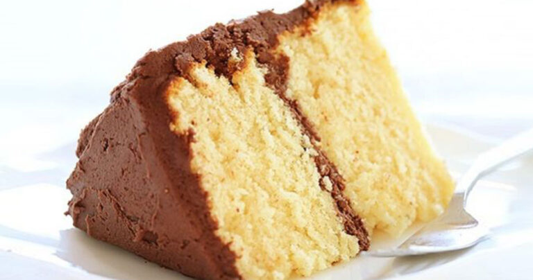 Συνταγή για ένα πεντανόστιμο και εύκολο κέικ χωρίς μίξερ!