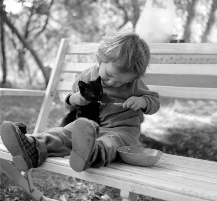 kids-with-pets-611__700