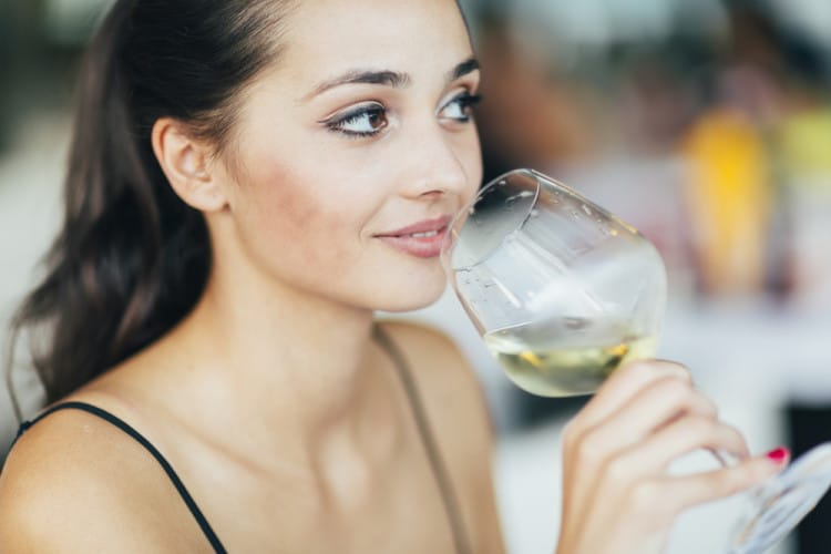 woman-wine-750x500