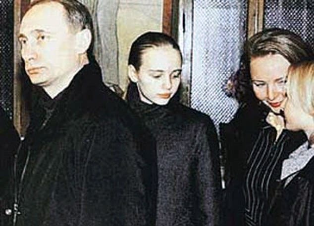 Vladimir and Lyudmila Putin with daughters Maria and Ekaterina - queries Will Stewart 007 985 998 94 00