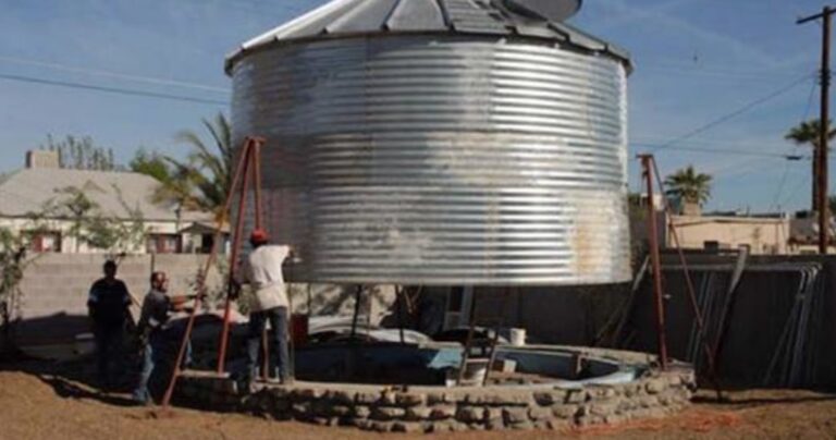 Ένας εφευρετικός αρχιτέκτονας μετέτρεψε σιλό σιτηρών σε ένα μοντέρνο μικρό σπίτι!