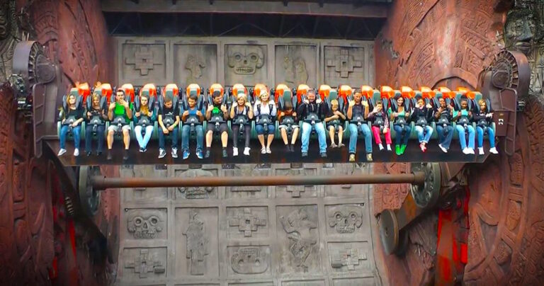 Μοιάζει με ένα συνηθισμένο λούνα παρκ. Ο τρόμος που θα ζήσουν όμως τα παιδιά αυτά δεν περιγράφεται!