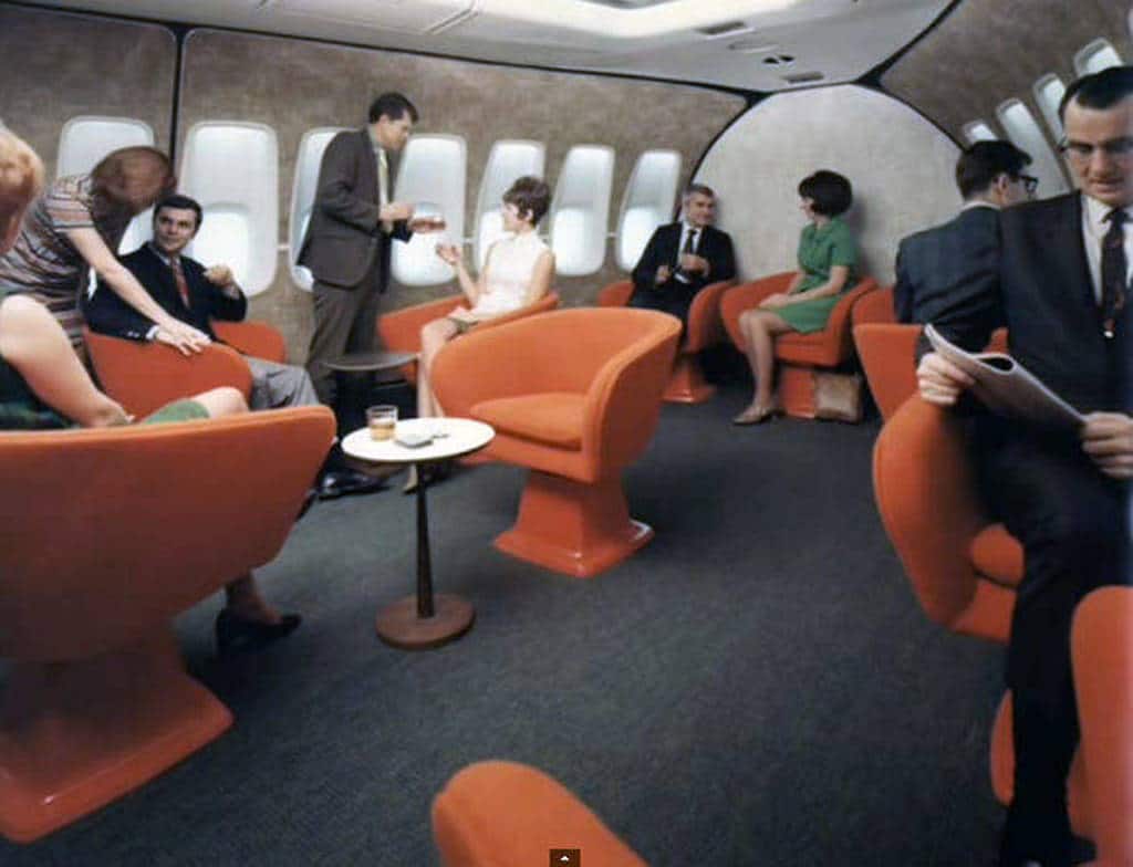 Στο εσωτερικό ενός αεροπλάνου το 1970 7