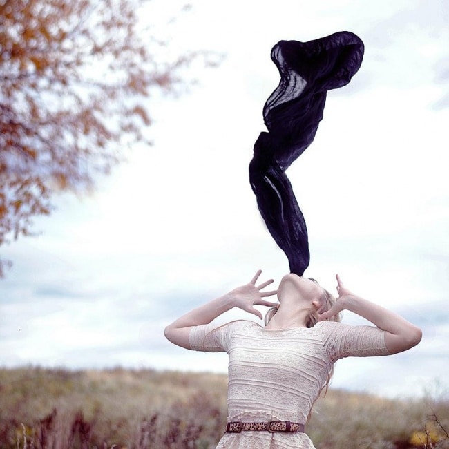 3440955-R3L8T8D-650-surreal-self-portraits-rachel-baran-19