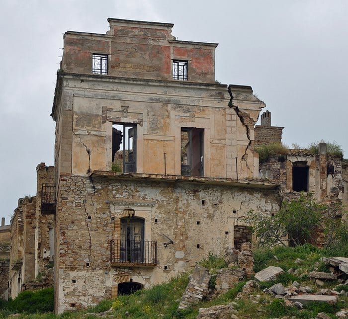 Craco: Μια Ελληνική “πόλη-φάντασμα” στην.. Ιταλία!