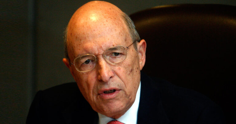 Κώστας Σημίτης: «To μέλλον της Ελλάδας είναι αβέβαιο.»