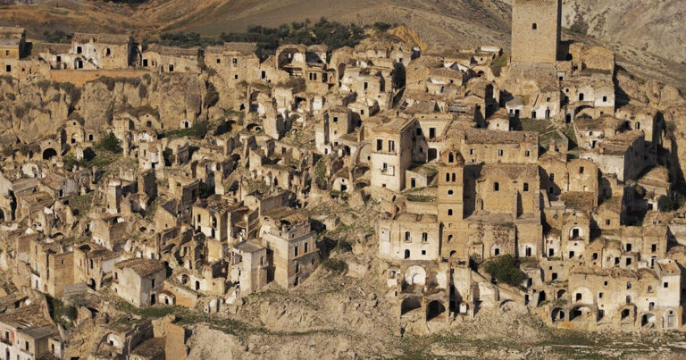 Craco: Μια Ελληνική «πόλη-φάντασμα» στην… Ιταλία!