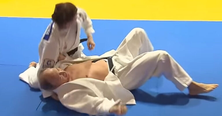 Η γυναίκα που «ξάπλωσε» τον Βλαντιμίρ Πούτιν μπροστά στις κάμερες