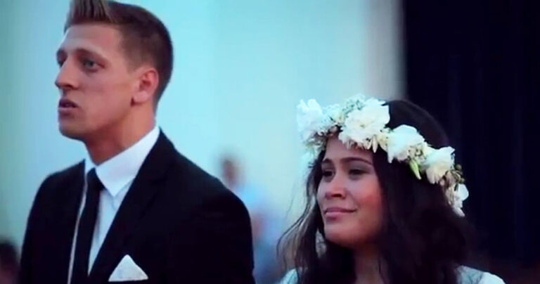 Ο παραδοσιακός γαμήλιος χορός Χάκα που είναι τόσο έντονος που έκανε τη νύφη να δακρύσει.