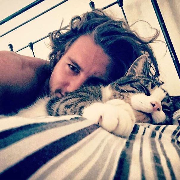 hot-dudes-with-kittens-instagram-58__605