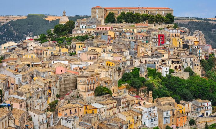 Ξεχάστε τη Ρώμη και γνωρίστε 3 χωριά της Ιταλίας που θυμίζουν παραμύθι!