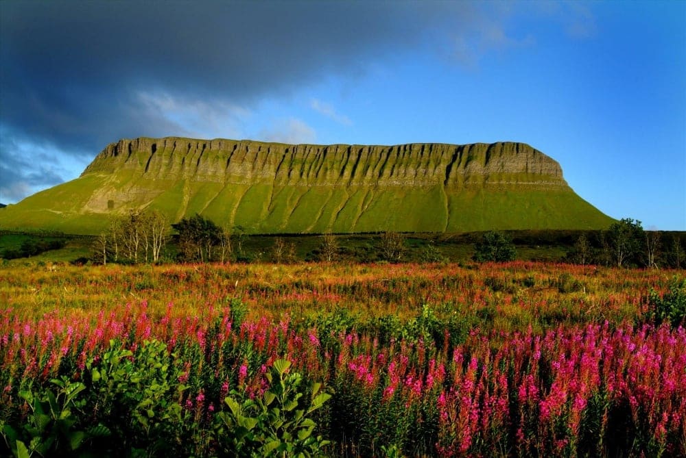 5880810-R3L8T8D-1000-ben-bulben-county-sligo-ireland