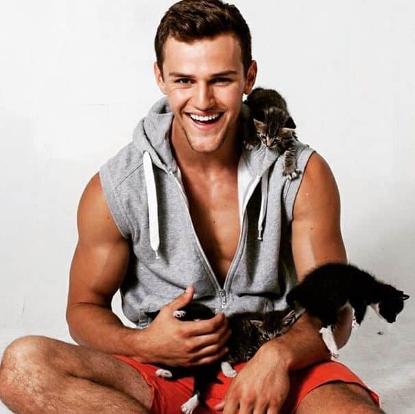 hot-dudes-with-kittens-instagram-47__605