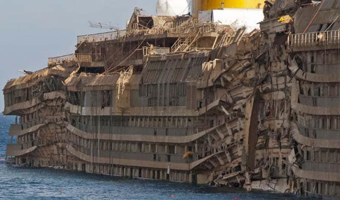 fwtografies-apo-eswteriko-costa-concordia-01