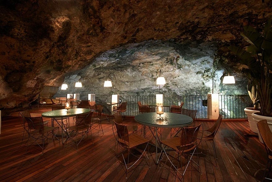618255-880-1452681748-italian-cave-restaurant-grotta-palazzese-polignano-mare-2