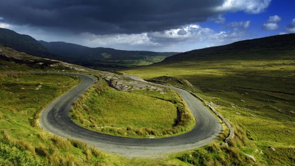 5879810-R3L8T8D-1000-the-street-of-the-ring-of-beara-crosses-the-healy-pass-county-cork-ireland-wallpaper-for-2560x1440-hdtv-27-30