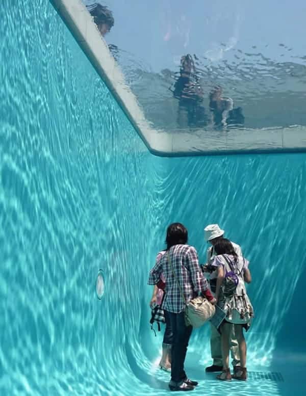 fake-swimming-pool-4-600x777