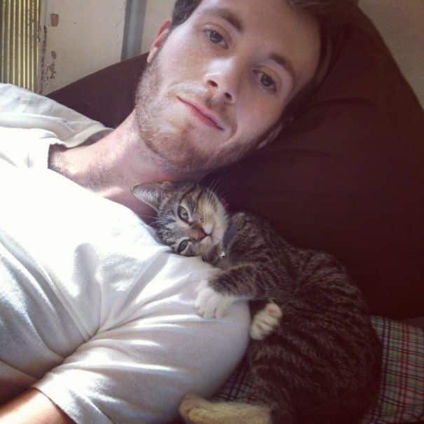 hot-dudes-with-kittens-instagram-39__605