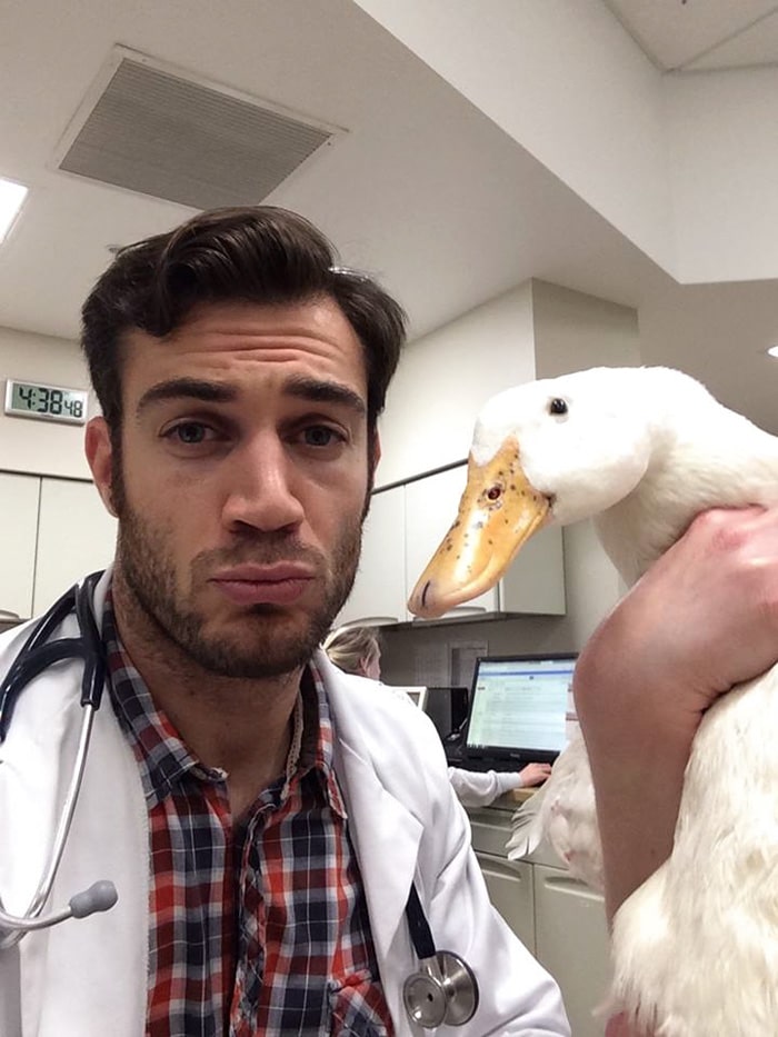 hottest-vet-pet-doctor-evan-antin-california-421__700