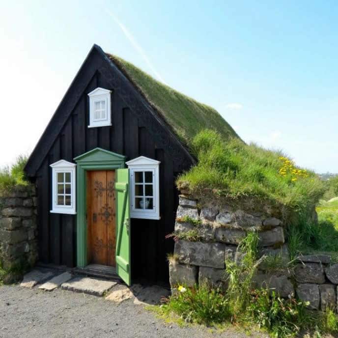 Icelandic-Turf-House-at-Árbær-Open-Air-Museum