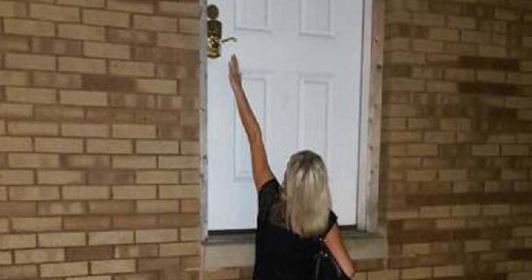 10 άτομα που μια δουλειά είχαν να κάνουν και τα έκαναν θάλασσα!