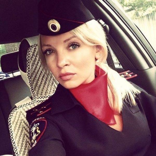 the-girls-of-the-russian-police-force-28-photos-27
