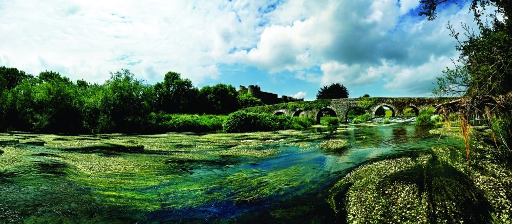 5878960-R3L8T8D-1000-Glanworth-Bridge-County-Cork