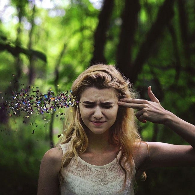 3441005-R3L8T8D-650-surreal-self-portraits-rachel-baran-6