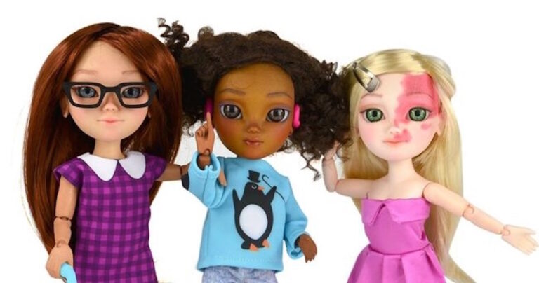 Η πρώτη κούκλα με αναπηρία στον κόσμο μόλις κυκλοφόρησε